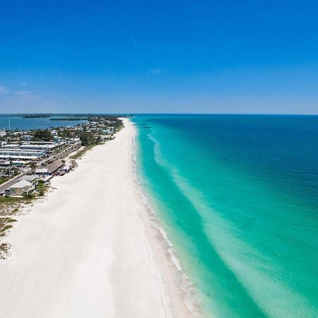 Вилла In The Heart Of Bradenton Beach, Steps To Bridge Street And Beach Экстерьер фото